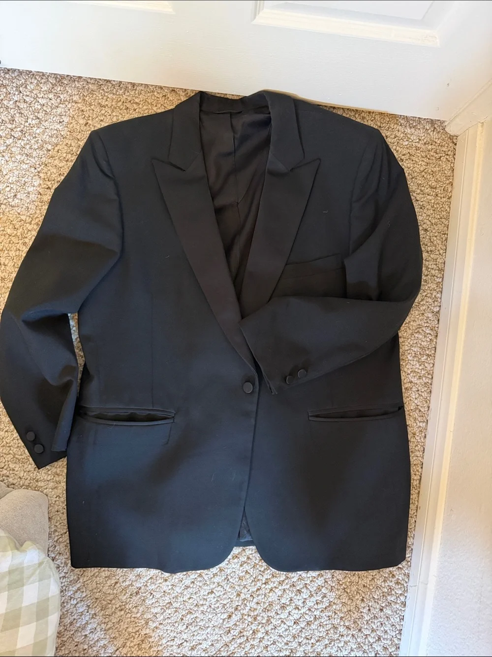 Classic Black Satin-Lapel Tuxedo Jacket